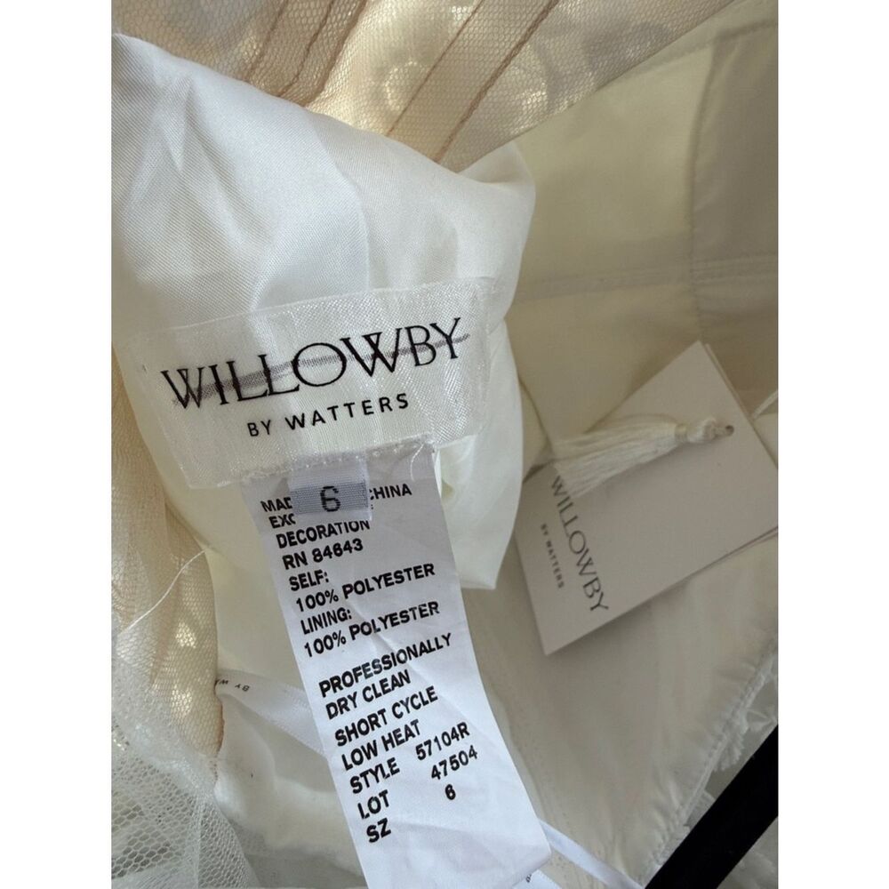 Willowby by Watters Lilia Puff-Sleeve Lace Empire Wedding Gown - Picture 7 of 10